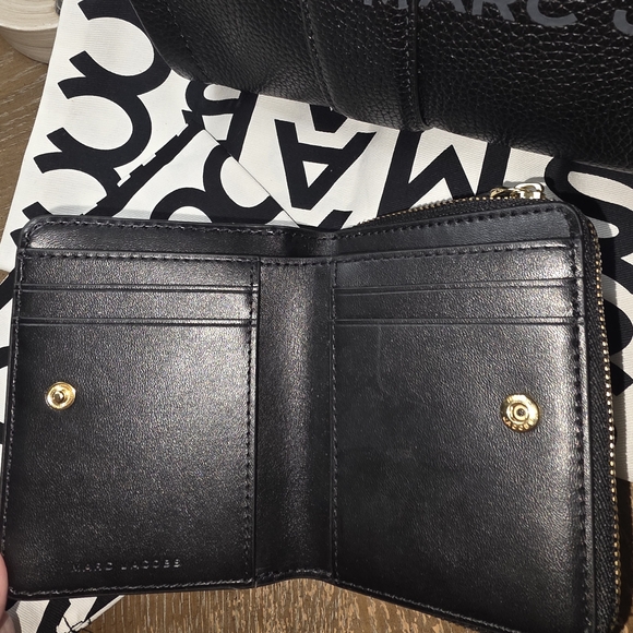 Marc Jacobs Medium Black The Tote Bag and The Wallet Set - Picture 4 of 6